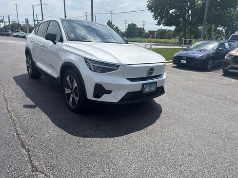 Used 2023 Volvo C40 Recharge Core AWD/4WD image 3