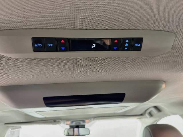 Used 2022 Toyota Sienna XLE w/ XLE Plus Package FWD image 35