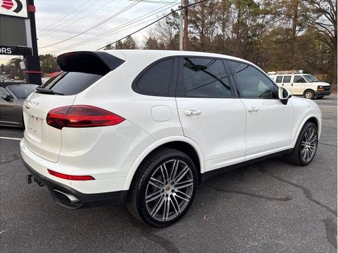 Used 2017 Porsche Cayenne Platinum Edition image 6