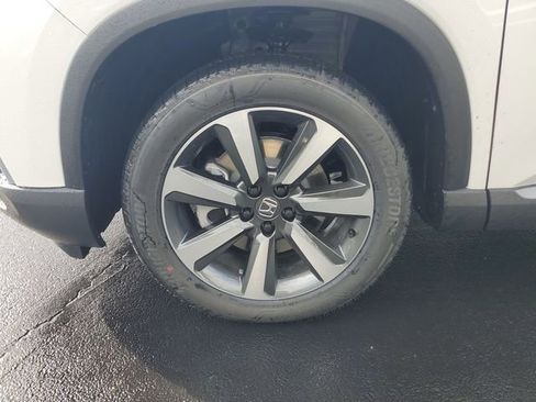 New 2025 Honda Pilot Touring image 17