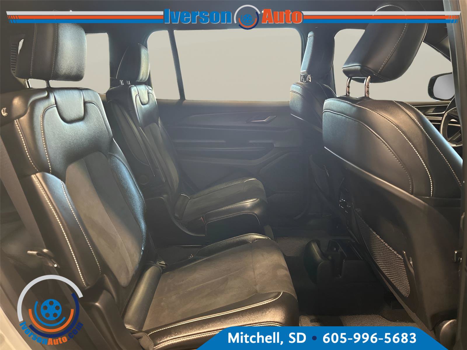 Used 2023 Jeep Grand Cherokee L Laredo AWD/4WD image 32