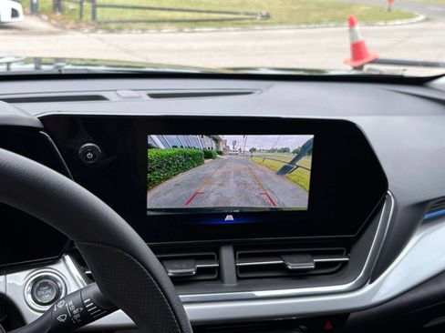 Used 2025 Chevrolet Trax LT FWD image 22