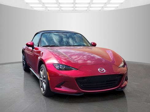 Used 2023 MAZDA MX-5 Miata Grand Touring RWD image 2