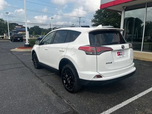 Used 2016 Toyota RAV4 LE AWD/4WD image 5