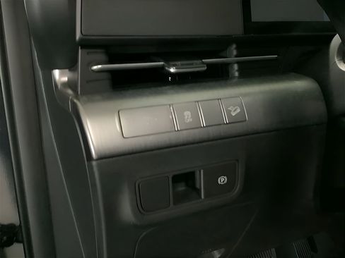 Used 2025 Hyundai Kona SEL FWD image 20