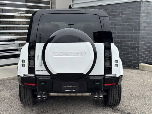 Used 2025 Land Rover Defender 110 V8 AWD/4WD image 5