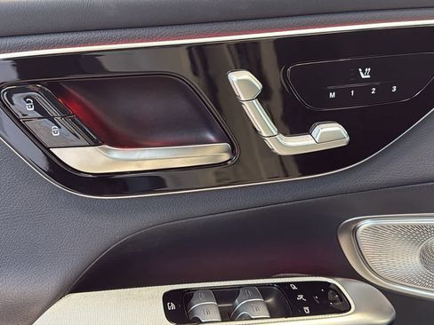 New 2025 Mercedes-Benz GLC 350e 4MATIC image 17