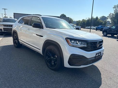 Used 2023 Volkswagen Atlas Cross Sport SEL R-Line AWD/4WD image 11