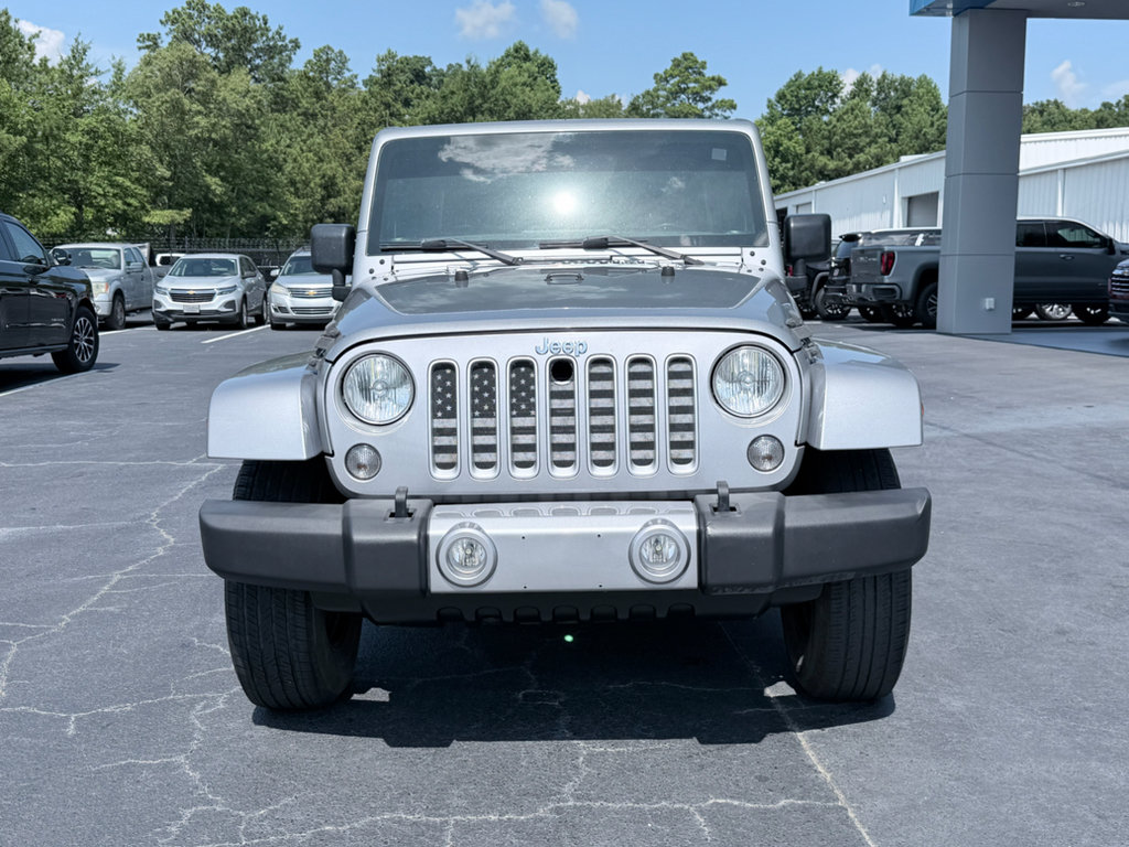 Used 2016 Jeep Wrangler Unlimited Sahara w/ Connectivity Group AWD/4WD image 3