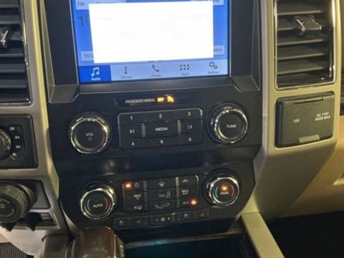 Used 2019 Ford F150 Lariat image 17