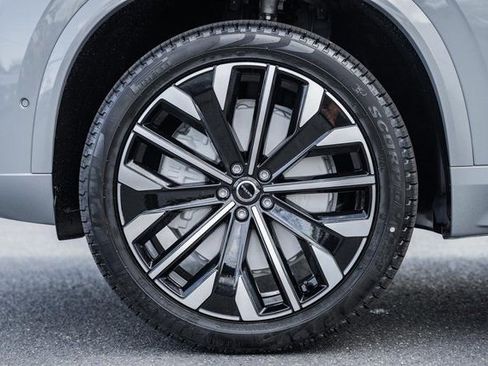 New 2026 Volvo XC90 B6 Ultra w/ Protection Package image 17