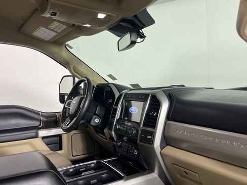 Used 2020 Ford F250 Lariat w/ Chrome Package image 31