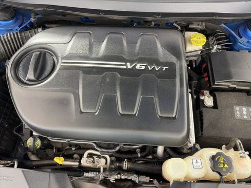 Used 2020 Jeep Cherokee Trailhawk AWD/4WD image 7