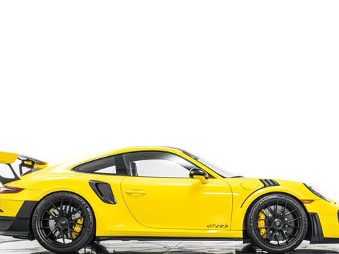 Used 2018 Porsche 911 GT2 RS RWD image 2