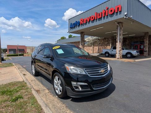 Used 2016 Chevrolet Traverse LT w/ Style and Technology Package image 1