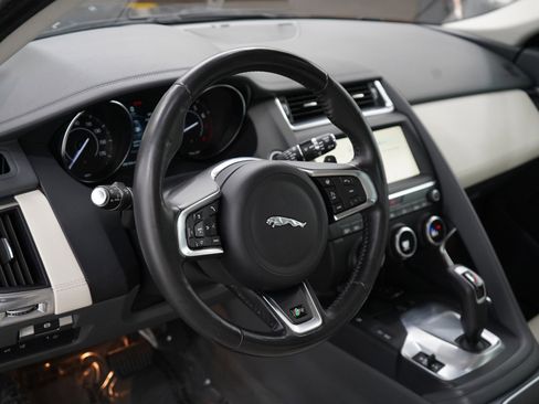 Used 2019 Jaguar E-PACE S image 21