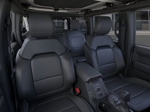 New 2025 Ford Bronco Badlands image 10