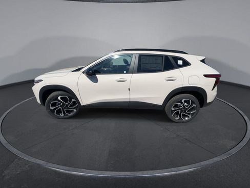 New 2026 Chevrolet Trax RS w/ Sunroof Package FWD image 5