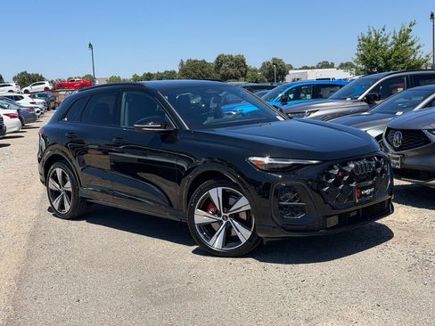 New 2026 Audi SQ5 Premium Plus AWD/4WD image 3
