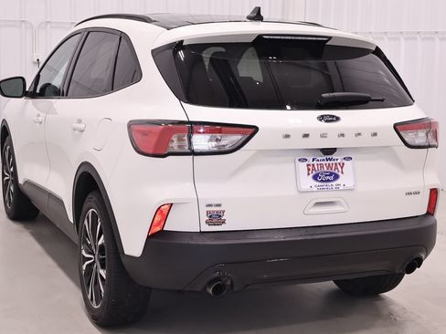 Certified 2022 Ford Escape SE w/ SE Sport Appearance Package AWD/4WD image 8