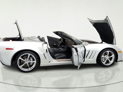 Used 2010 Chevrolet Corvette Grand Sport w/ Preferred Equipment Group RWD image 13