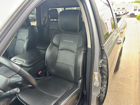 Used 2024 RAM 2500 Laramie AWD/4WD image 31
