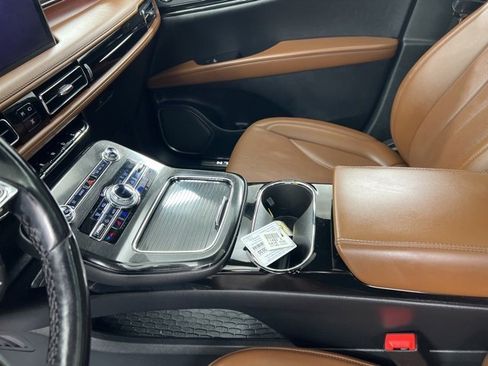 Certified 2023 Lincoln Nautilus Reserve w/ Equipment Group 201A image 15