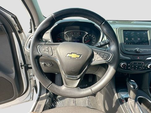 Used 2020 Chevrolet Equinox LT FWD image 9