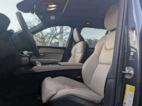 New 2026 Volvo XC90 B5 Ultra w/ Protection Package Premier image 3