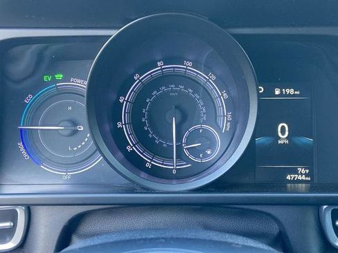 Used 2023 Hyundai Elantra Blue image 7