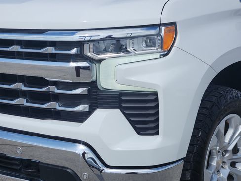 Used 2022 Chevrolet Silverado 1500 LTZ AWD/4WD image 8