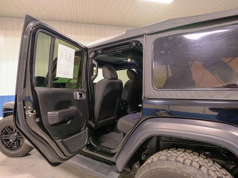 Used 2020 Jeep Wrangler Unlimited Sport S image 28