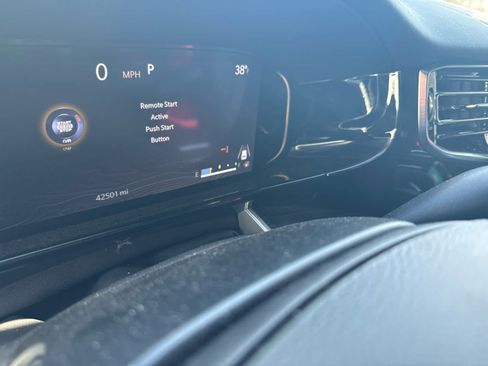 Used 2023 Jeep Wagoneer L Series III w/ Premium Group I image 7