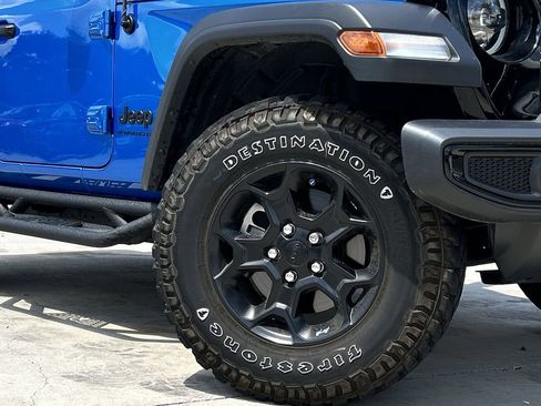 Used 2023 Jeep Wrangler Sport AWD/4WD image 9