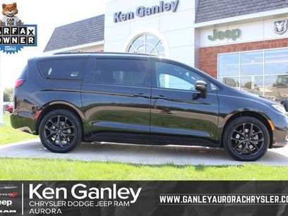 Used 2023 Chrysler Pacifica Touring-L w/ S Appearance Package