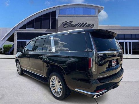 Used 2023 Cadillac Escalade ESV Luxury RWD image 6