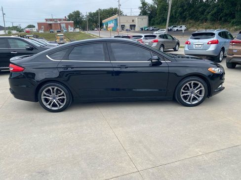 Used 2017 Ford Fusion SE w/ Equipment Group 201A FWD image 5