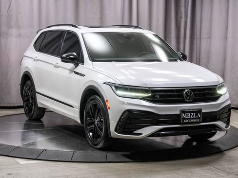 Used 2022 Volkswagen Tiguan SE R-Line FWD image 5