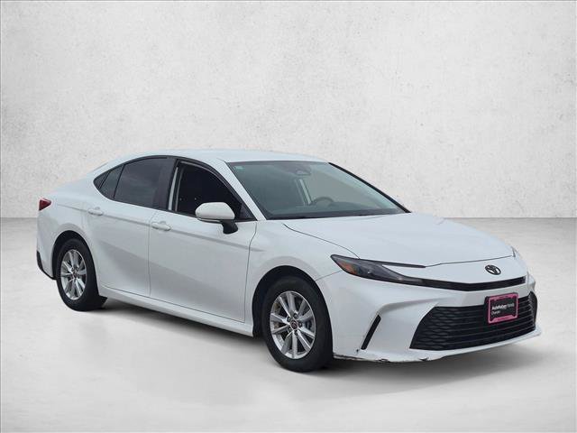 Used 2025 Toyota Camry LE FWD image 3