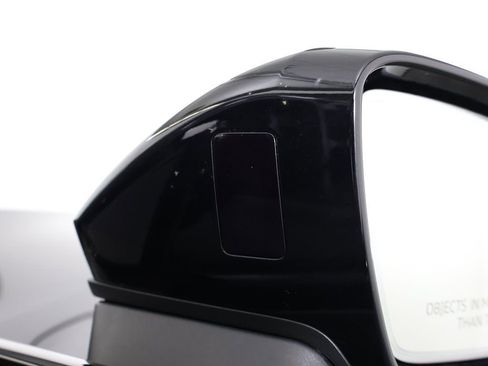 Used 2024 Audi RS e-tron GT w/ Carbon Performance Package AWD/4WD image 39