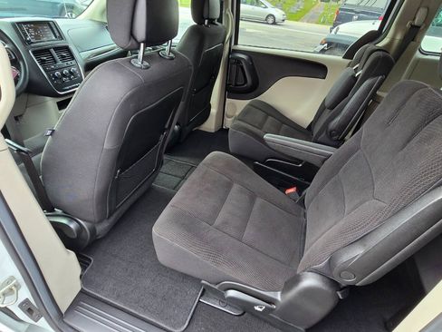 Used 2018 Dodge Grand Caravan SE w/ UConnect Hands-Free Group FWD image 20