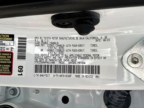 Used 2023 Toyota Tacoma TRD Sport image 16