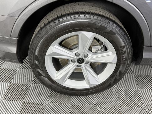 Used 2025 Audi Q7 2.0T Premium w/ Convenience Package AWD/4WD image 28