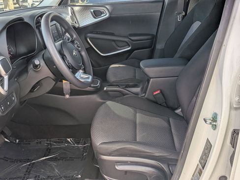 Used 2021 Kia Soul LX FWD image 16