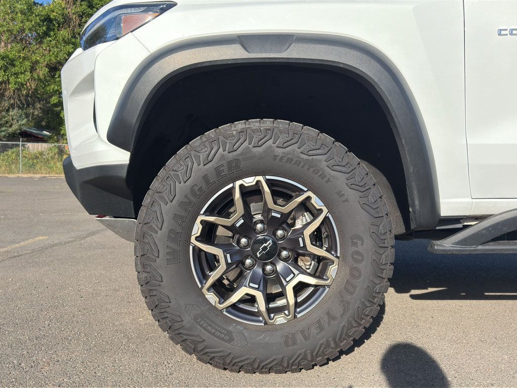 Used 2024 Chevrolet Colorado ZR2 w/ ZR2 Convenience Package III AWD/4WD image 6