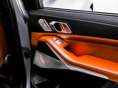 Used 2023 BMW X7 M60i w/ Executive Package image 87