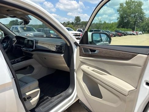 Used 2024 Volkswagen Atlas SEL Premium R-Line AWD/4WD image 23