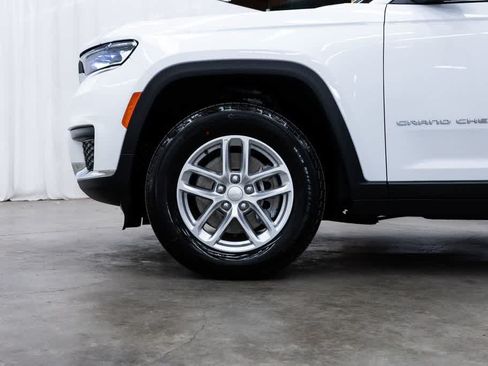 Used 2025 Jeep Grand Cherokee L Laredo w/ Trailer Tow Package AWD/4WD image 7