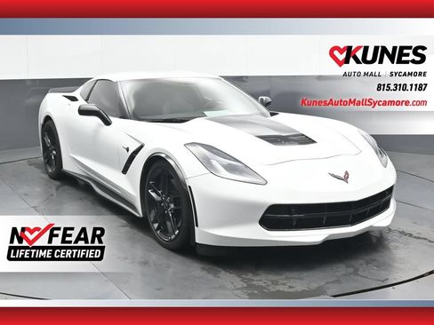 Used 2018 Chevrolet Corvette Stingray Coupe RWD image 1