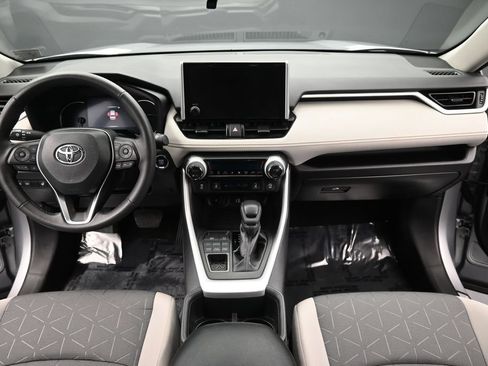 Used 2024 Toyota RAV4 XLE w/ Convenience Package AWD/4WD image 16
